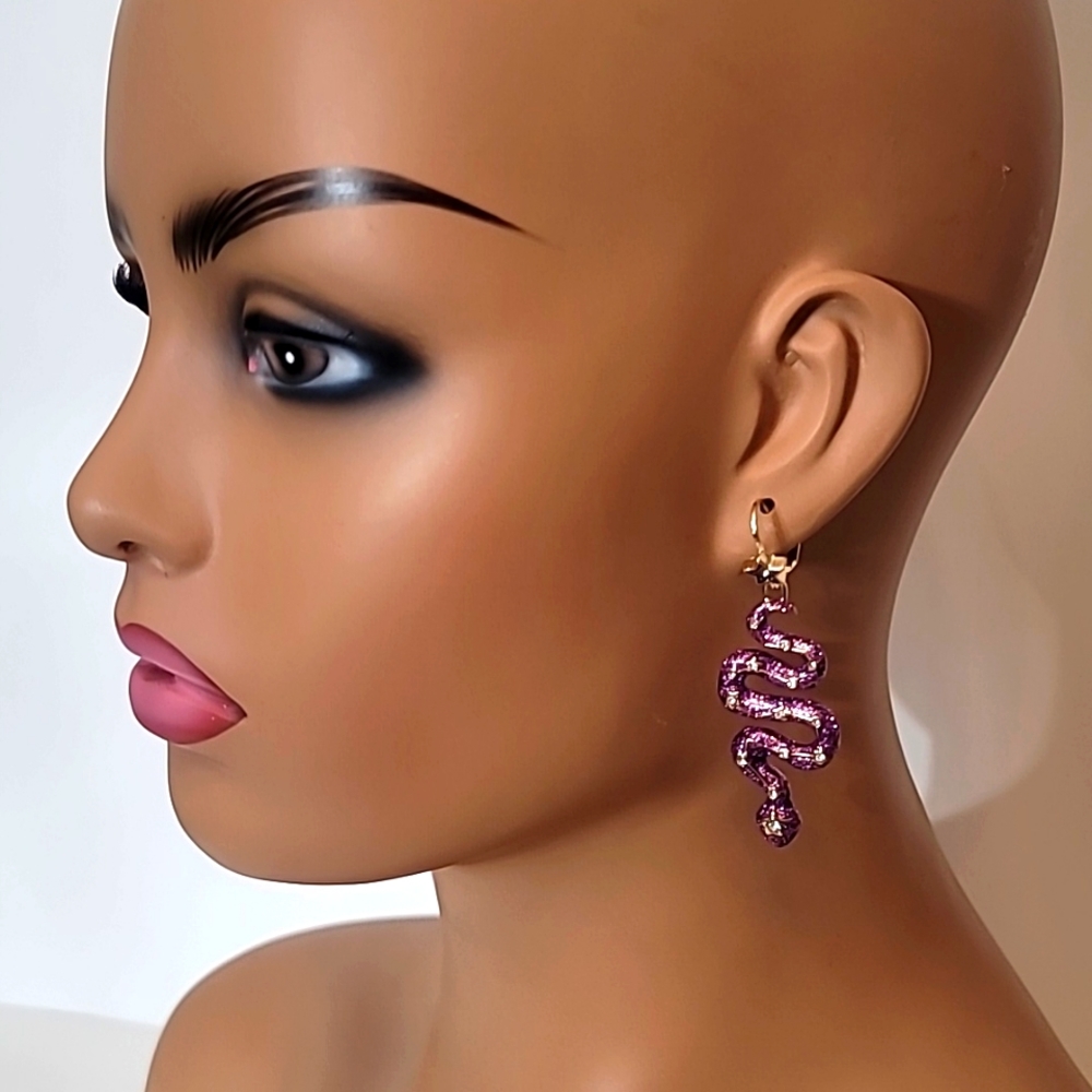 Betsey Johnson HEAVENLY CREATURES SNAKE MISMATCH EARRINGS PURPLE - Picture 2 of 8